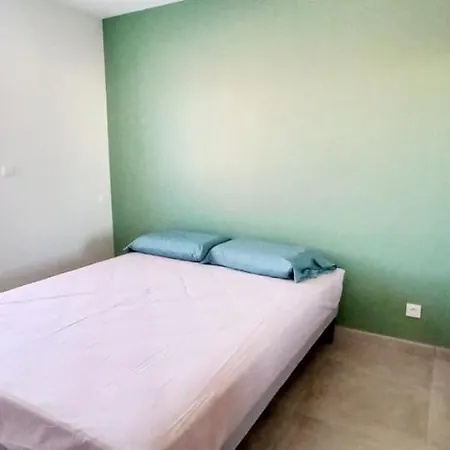 Villa Sublime Neuve Proche De La Serignan