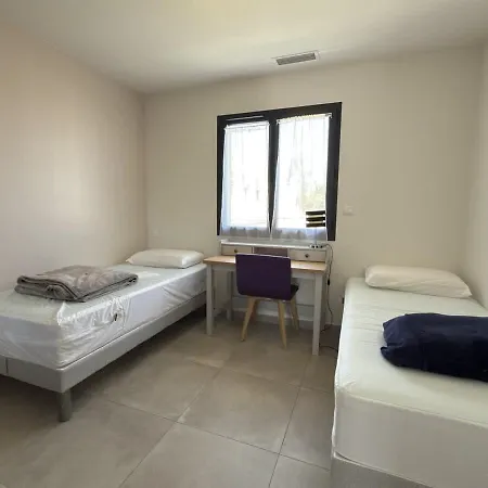 Sublime Neuve Proche De La *